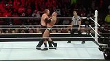 WWE-15年-RAW第1149期：无DQ赛大白助阵凯恩完虐奥顿-花絮