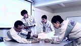 货轮集装箱高达十几米，为何遇到再大风浪也不会掉？看完就明白了