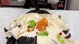 50斤的大蝎子扒着吃，真的让我大开眼界啊，20多年都没见过！