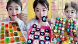 美女直播吃彩色积木糖，彩色车标巧克力，是我向往的生活