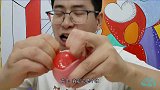 眼镜哥吃手工“蛋壳收纳盒冰”，两半脱模完美对接，酸甜冰爽脆