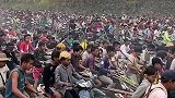这人也太多了吧，看得我强迫症都犯了