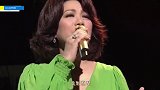 63岁蔡琴生日曝光，头发凌乱气场足，戴墨镜笑容满满身材超好
