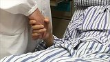 男子玩卡丁车心脏骤停 朋友猛压胸口压断12根肋骨救回一命