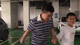 10斤美蛙2斤鱼头，大姐请吃美蛙鱼头，六人猛吃一锅，真过瘾