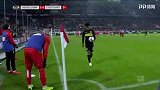 第51分钟斯图加特球员多尼斯射门