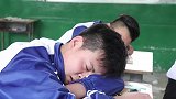 同学上课睡觉，老师提问他地球上有哪4大洋，同学说有喜洋洋