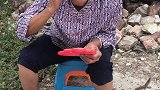 奶奶脑瓜疼