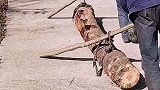 这样抬木头，是用了杠杆原理吗