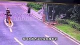 监拍男子尾随女孩回家，骗其出电梯拿糖诱惑被女孩秒拒，物业回应