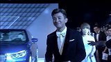 谢楠大左相遇红毯，两大“名嘴”同台献爱