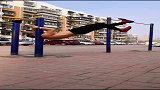 趁空气不注意，赶紧走两步