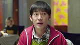 同学想沾光一起出国 男子吹嘘他哥啥事都能办