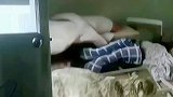 高原雪豹闯入民宅，吓坏房间主人