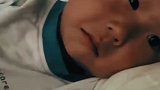 妈妈离开半月，男孩醒来瞬间泪洒身边