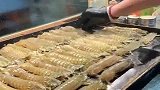 大厨这样处理皮皮虾，能好吃吗，排队的人还络绎不绝！