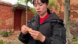 农村媳妇煮火锅，色香味俱全，夫妻俩吃得真过瘾