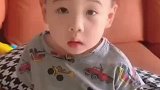 当人类幼崽看到爸妈的婚纱照后