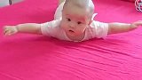出生3个月的小宝宝！天天一副起飞的姿势！你真是太会玩了