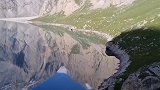 就想静静地在这里发呆