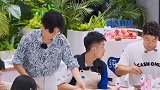 被圈粉了！林大厨遇事发愁无心吃饭，王俊凯暖心送饭到房间