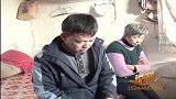 儿子怨恨父亲，在墙上写下一行字，父亲直呼都是孩子妈教唆的