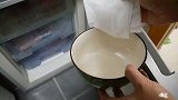 不管冰箱胶条“黑霉印”多严重，教你个方法，立马干净如新