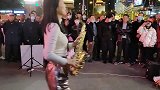 成都900万粉丝美女春晓，街头演奏《等你等了那么久》现场超赞