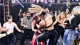 NXT第613期：紫雷疯狂互殴冈萨雷斯 众女星拉架惨成炮灰