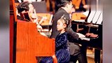 李小璐晒与女儿合照,甜馨五官像极贾乃亮,全然不受父母风波影响