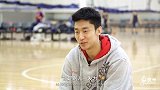 21岁的中国小哥哥在澳洲打球，强势圈了一票迷妹