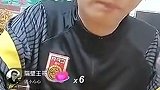 一主播模仿李铁吹头发还踩着缝纫机