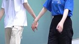 牵着你的手，闭着眼睛走也不会迷路