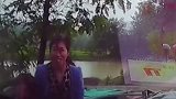 最后，双方在友善的氛围下离开，他们的举动都很温暖 点赞