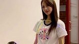 我和侄子们的舞会 场面一度失控荧光棒之舞