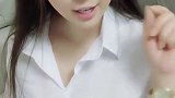 别看姑娘长的一般，只要看她笑起来什么烦恼都没有了！