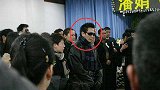 她22岁拍戏走红后，却因撞到鱼缸去世，未婚男友在葬礼哭到昏厥
