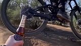 唐猫庭院 来来来，这样的开酒瓶方式你来的了吗？