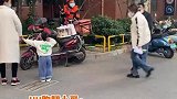 发生意外碰撞订单被取消，跑腿小哥秒变摆摊高手