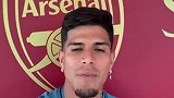 因卡皮耶加盟阿森纳后和枪迷们打招呼