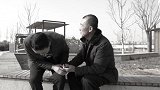 儿媳妇找公公借钱，公公当场给她一张银行卡，结局太让人感动！
