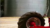 怪物车厂：把8吨重的拖拉机改装成性能怪兽