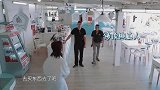 节目中外国人突然“索吻”杨紫，场面失控一度失控，导演都懵了！