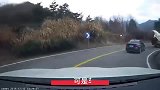 音乐挺嗨，可是车技不行！