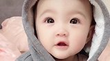 宝宝的样子，真的超级呆萌