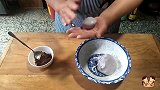 1碗糯米粉，半碗黑米面，一搅一摊，做出特色早餐，全家都爱吃