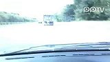 他怎么做到的 自行车高速公路狂奔100km/h