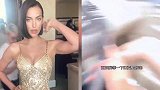 外国美女一身金色吊带裙，成熟气质女人味十足，性感迷人！