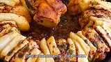 中国小伙在印度买了两块牛粪饼，好奇的吃了一口，脸色都变了？