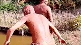 这个泥人有点挑衅的意思啊